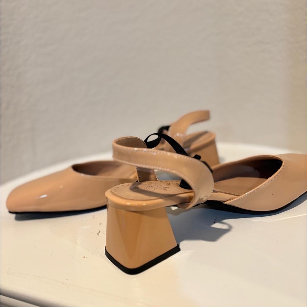 Elegant Tan Women's Heels
